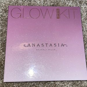 Anastasia Glow kit